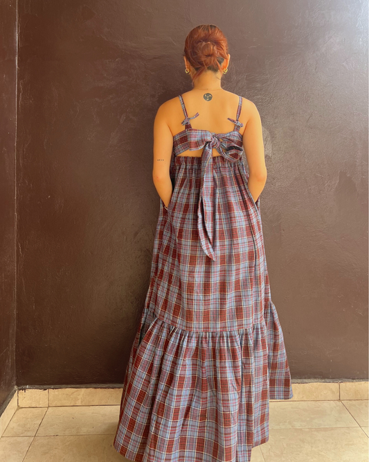 オープンバックリボンドレス